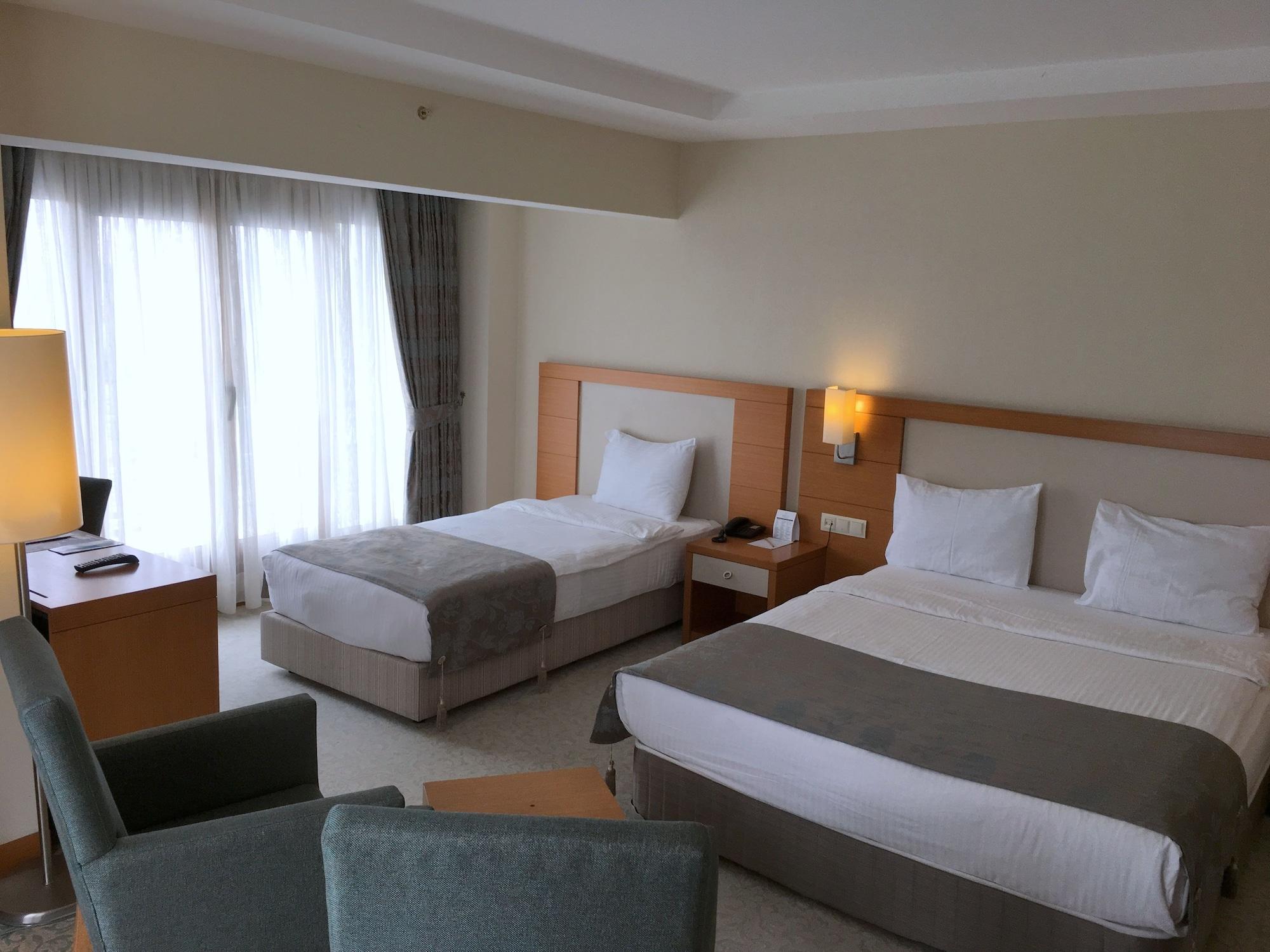 Mercia Hotels & Resorts Бююкчекмедже Экстерьер фото