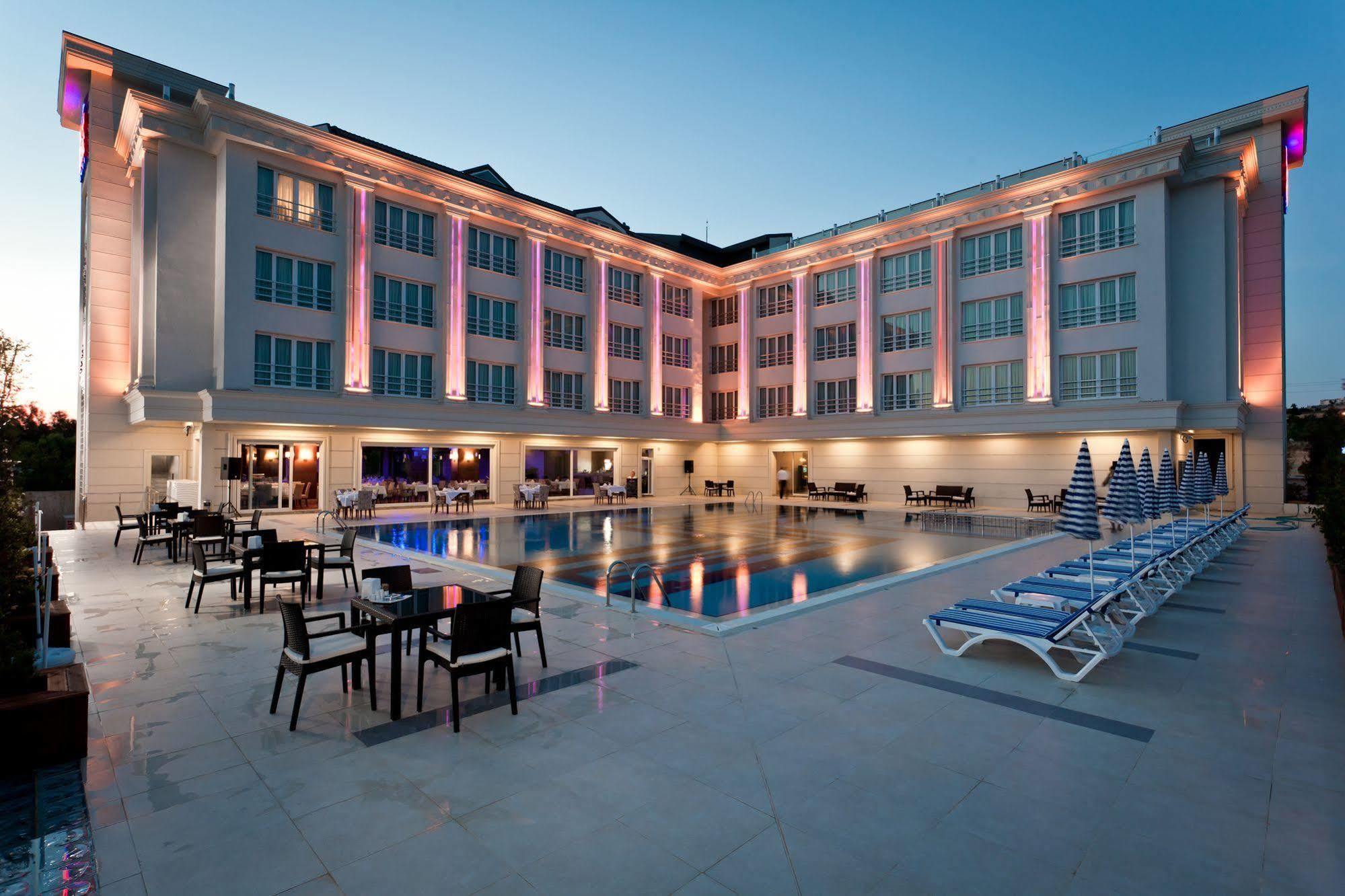 Mercia Hotels & Resorts Бююкчекмедже Экстерьер фото